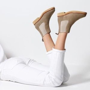 The Hobes Suede Chelsea Boots 36 Tan Stone Ankle Booties